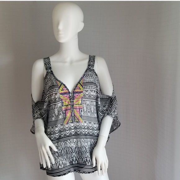 Jessica Simpson Cold-Shoulder Aztec Print Embroidered Top - Picture 3 of 12